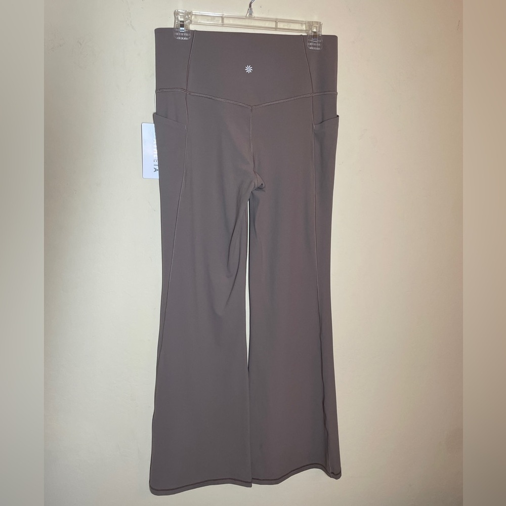 NWT Athleta Salutation Stash Flare Pant. Large - Picture 3 of 10